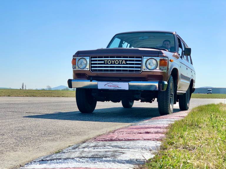 Toyota Land Cruiser LJ60 1982 Curbs