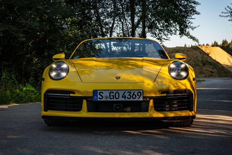 Porsche-911-Turbo-S-Cabriolet-Front