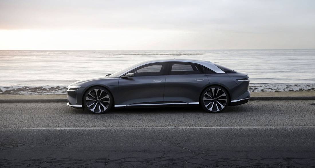 5l2L5YgfKbWB0sI8PbC28Q-9139686ec6a36ea08f96bf17a1efd76d-lucid-air-2020-35-1-1100
