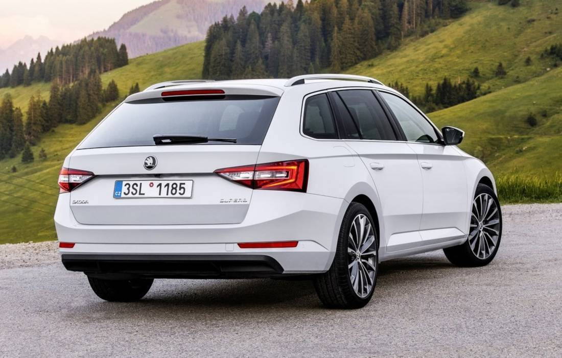51F28oDGW3ZYVBdjRhlOGB-e4e58401a41187e55411cfcaaf3bb64b-Skoda-Superb_Combi-2016-1280-09-1100