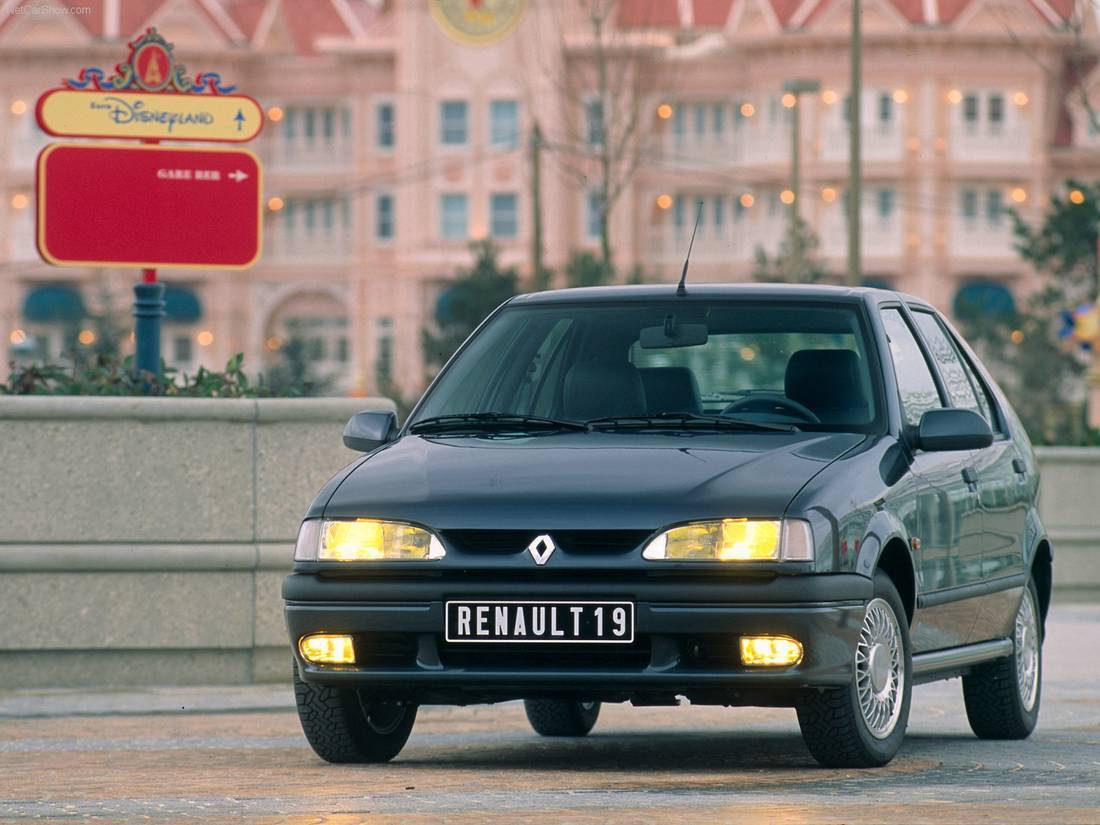 bXku58tcHf540bXeRL6qo-974656e8120de3945af49f3742702320-renault-r-19-front-1100