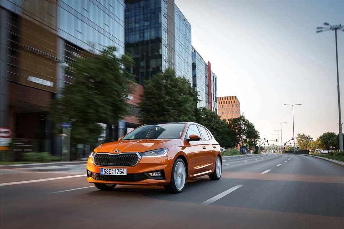  Der Skoda Fabia läuft seit 1999 auf Basis des VW Polo vom Band und setzt mit seinem eigenständigen Profil auf Platz- und Preisvorteil.