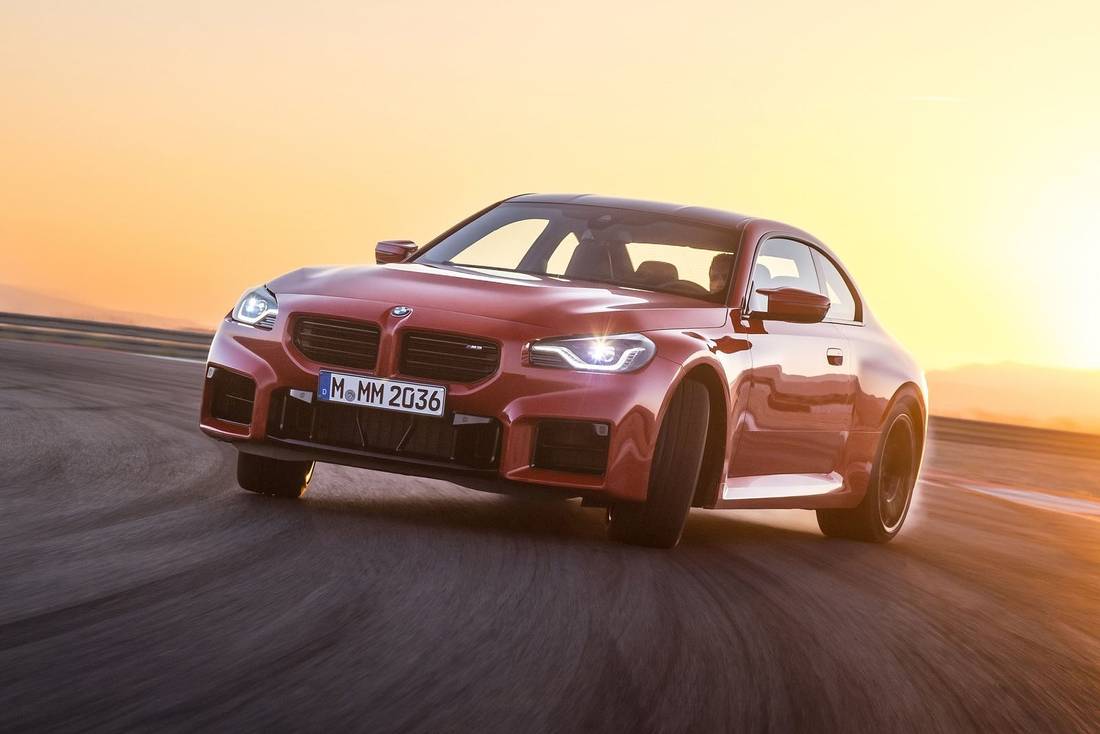 BMW-M2-2023-Hero