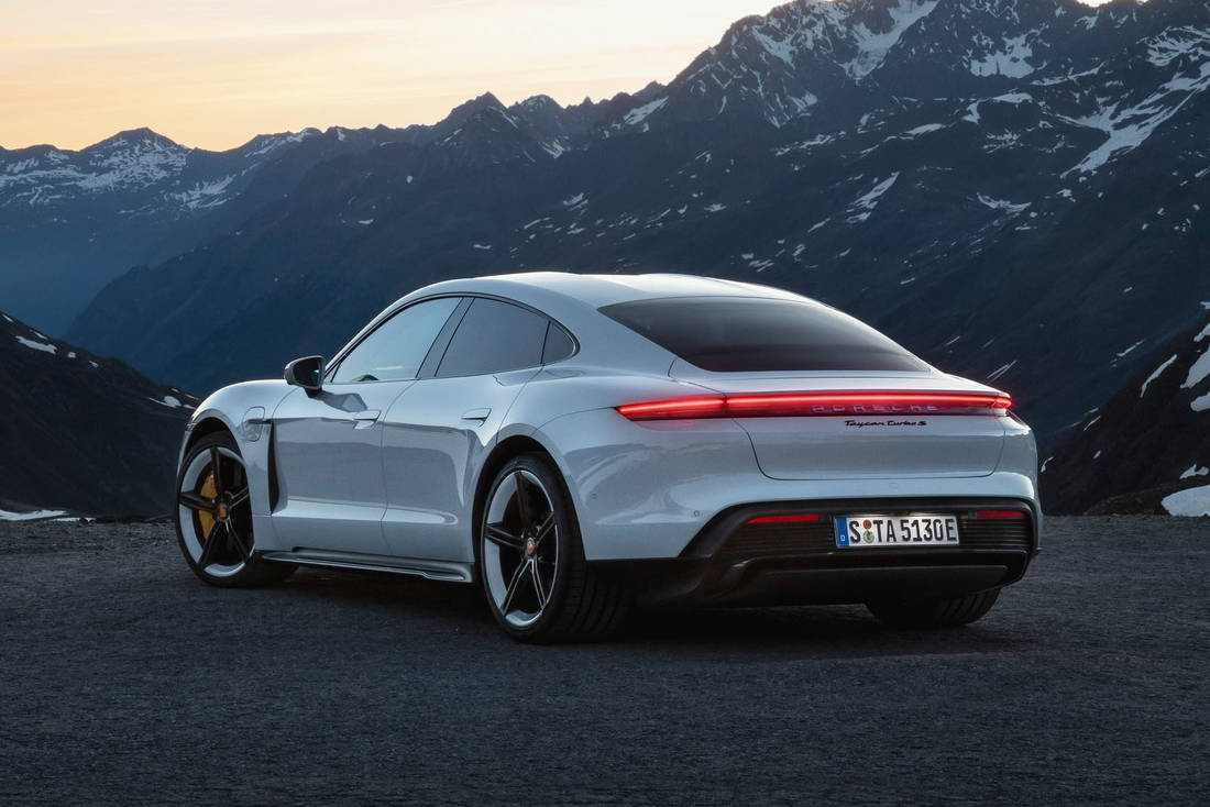 Porsche-Taycan-Hero