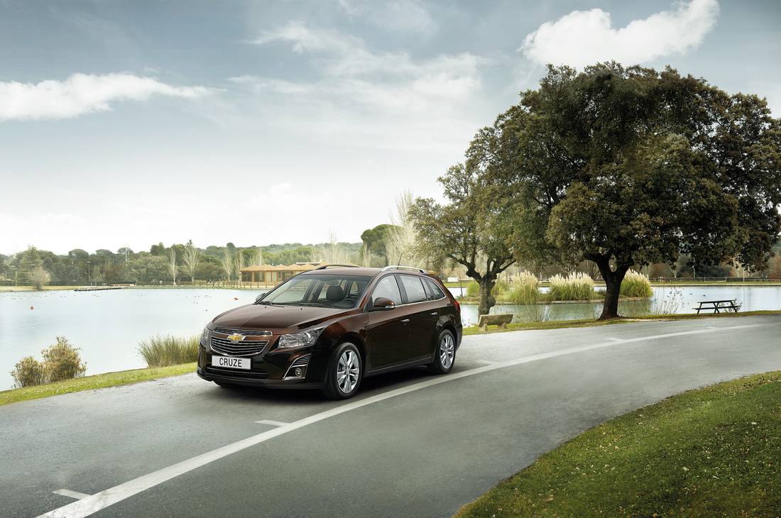 chevrolet-cruze-sw-overview