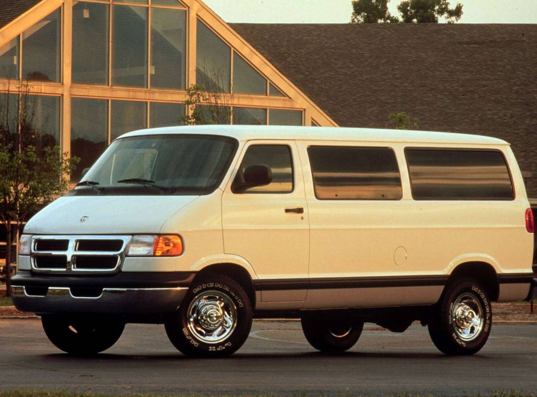 dodge-ram-wagon-front