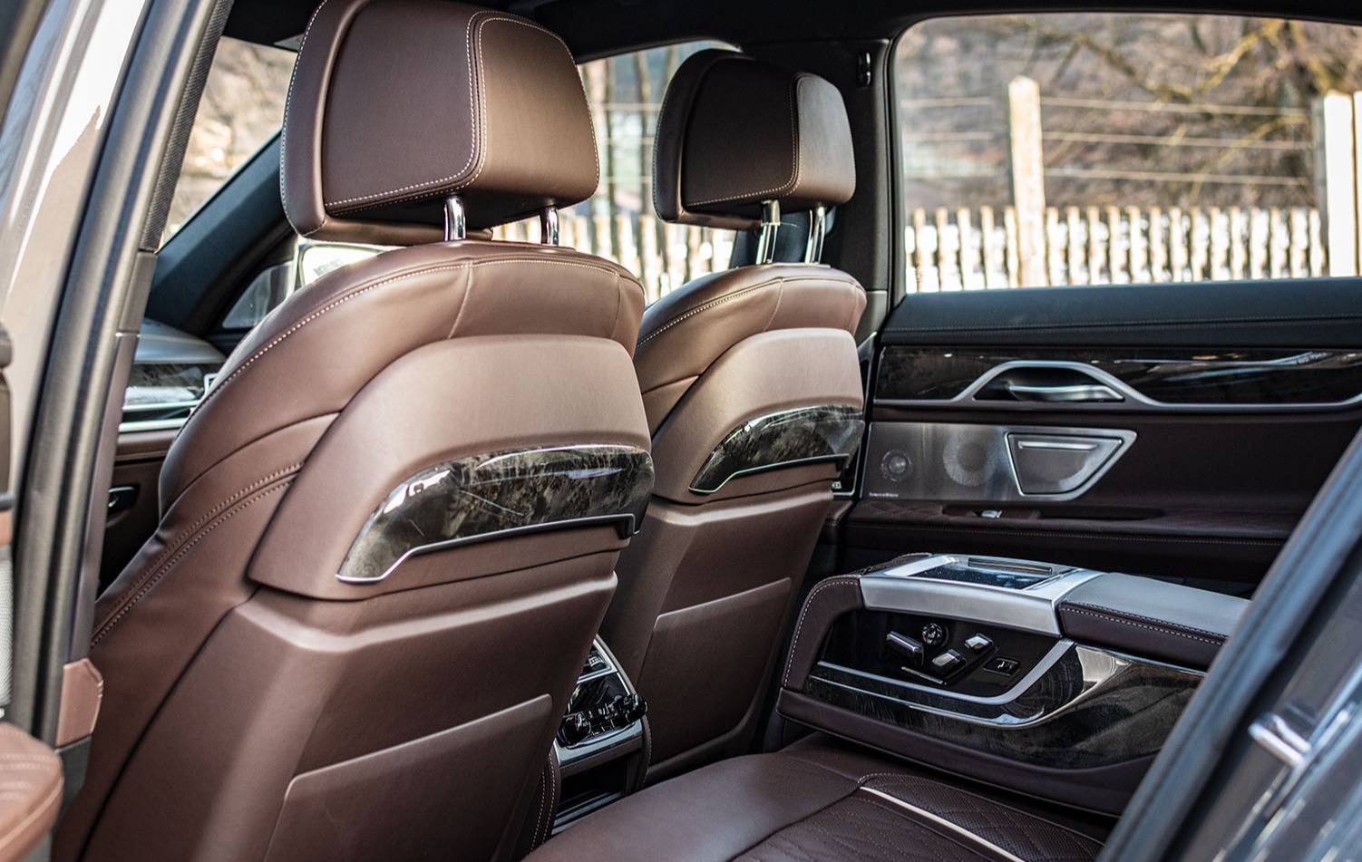 bmw-745-seats