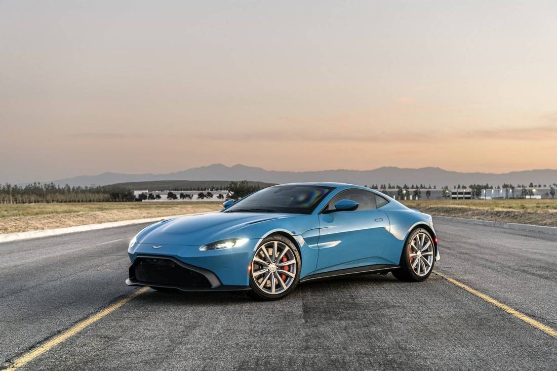 Den Aston Martin Vantage gibt es als Coupé und Roadster - er gilt als das Einstiegsmodell der Automarke.