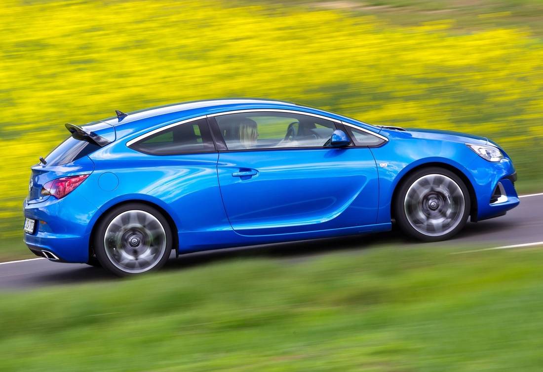 opel-astra-opc-side