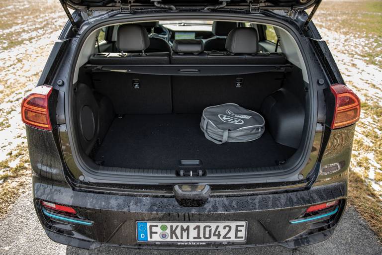 Kia-e-Niro-64-kWh-Trunk