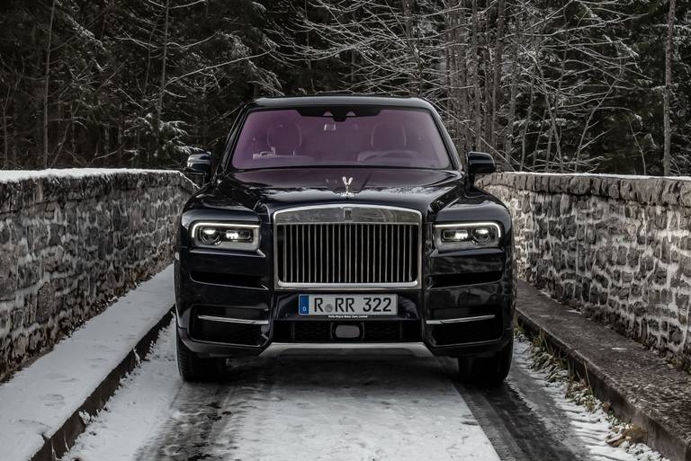 Rolls-Royce-Cullinan-Front