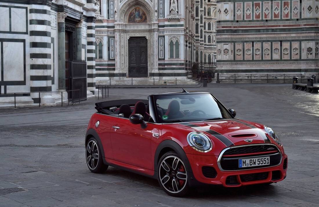 mini-john-cooper-works-cabrio-side