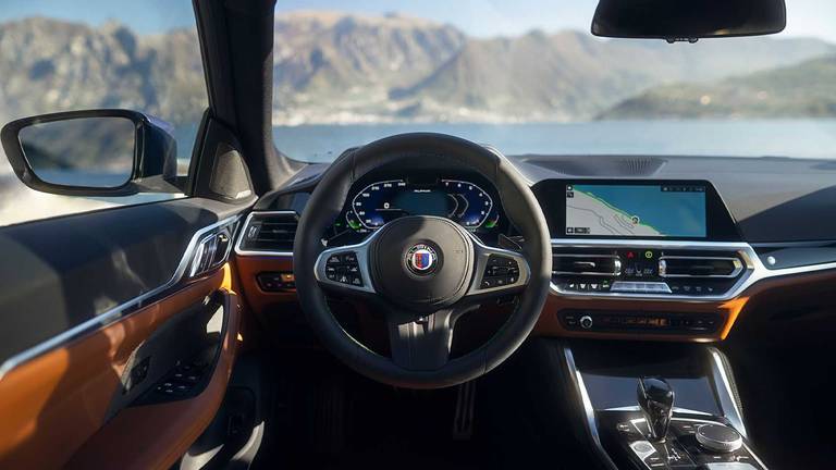  Das Interieur des Alpina B4 Gran Coupé lässt sich auf Wunsch mit handvernähten Ledern individualisieren.