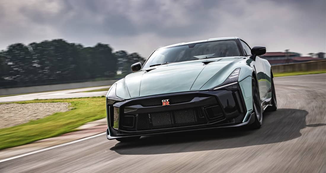 Hè hè, de Nissan GT-R50 by Italdesign is eindelijk klaar!