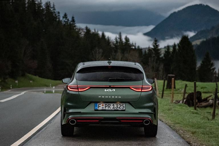 Kia-ProCeed-GT-2023-Rear