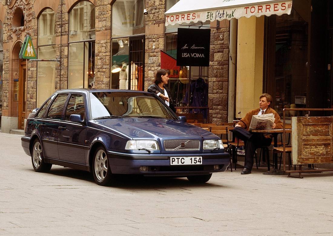 3VTlWfvLDPDdyTj7smh5xc-27d2dbb300a05d62ff00f080c64849a7-volvo-440-front-1100
