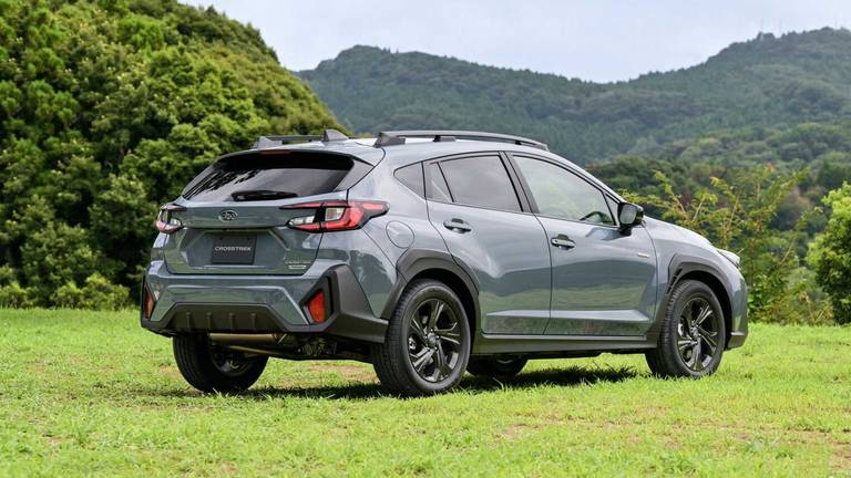 2023-subaru-crosstrek-rear