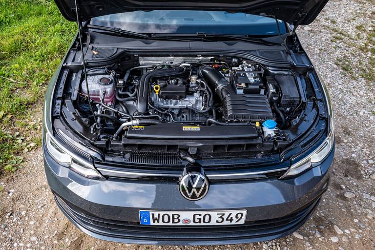 VW-Golf-8-eTSI-Engine