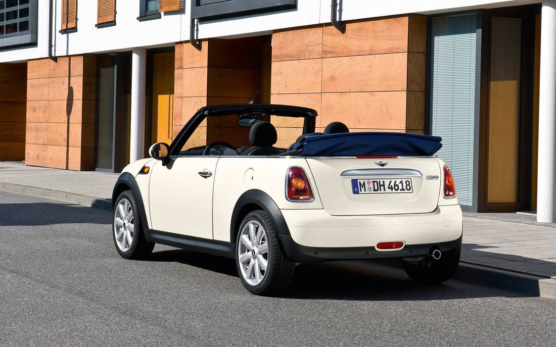 mini-one-cabrio-back