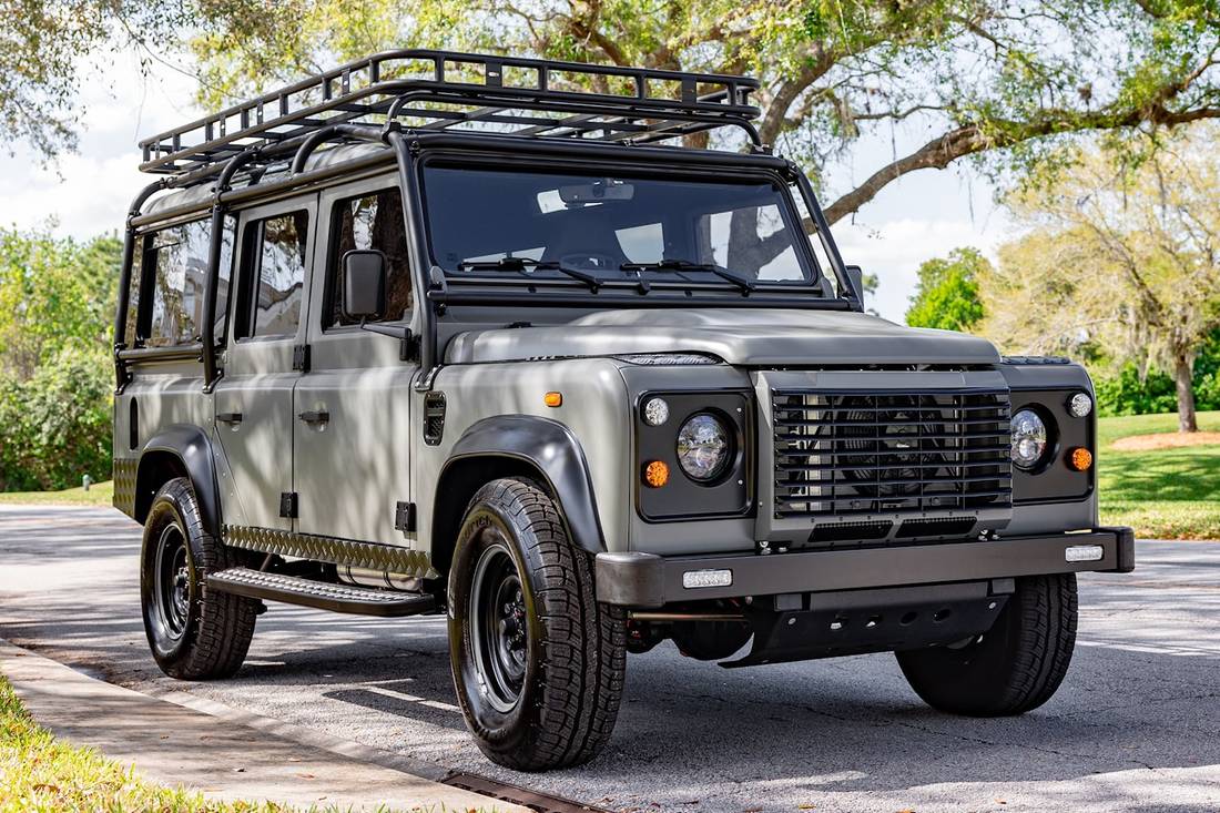 Land-Rover-Defender-Project-Ghost-restomod-electrico (2)