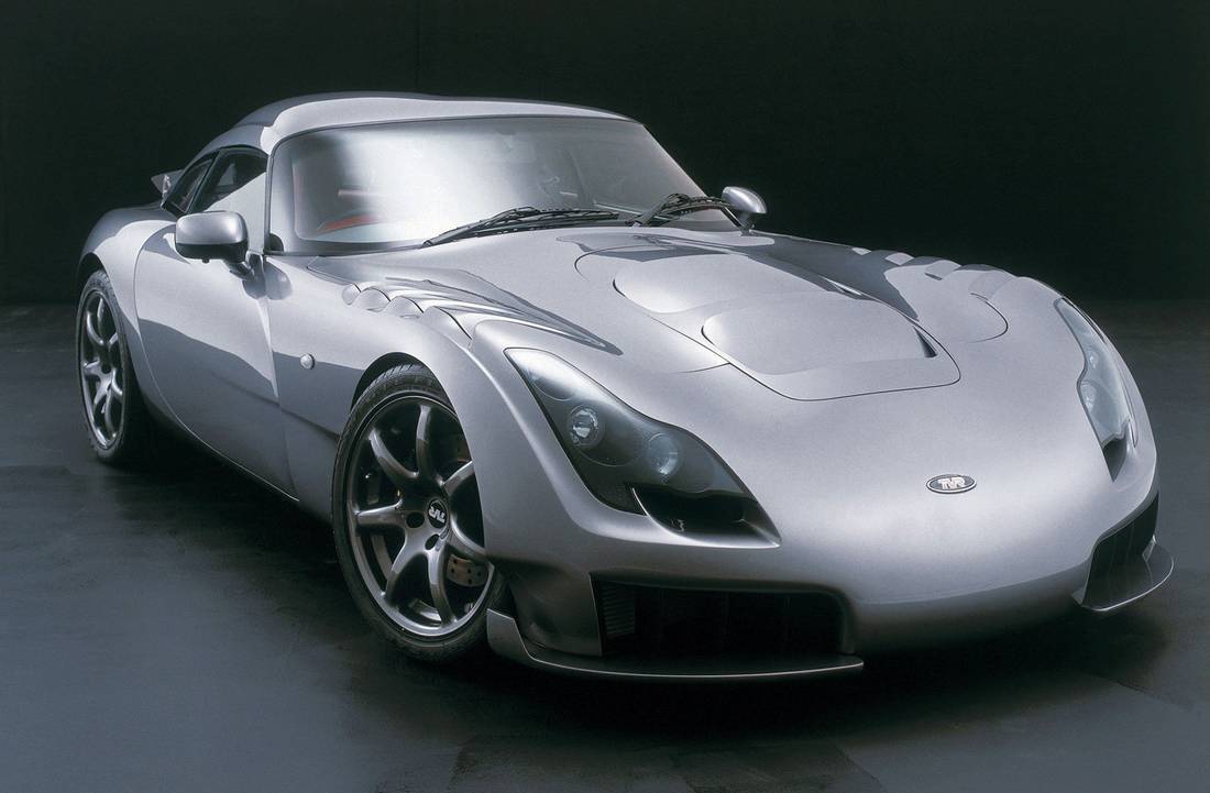 4fpuYwMqv5LYL1TwxEUnF-dce4f1000891797649149f31400d9b64-tvr-sagaris-front-1100