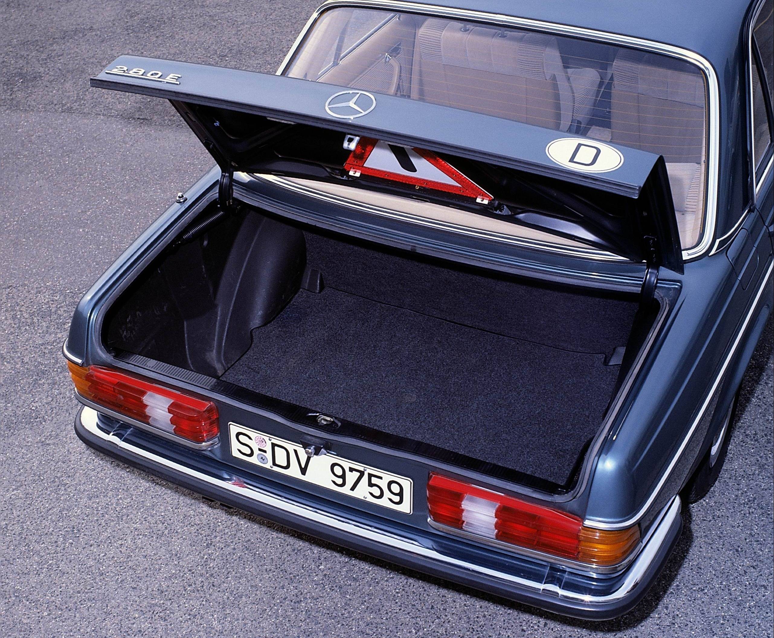 mercedes-benz-w123-trunk