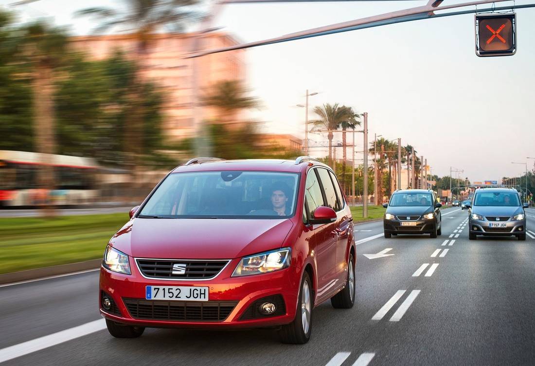 seat-alhambra-red-front