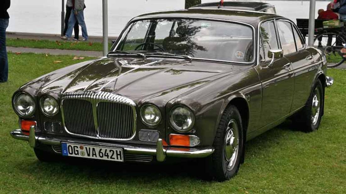 daimler-sovereign-1972-m-02.jpg