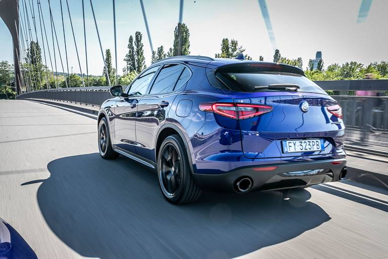 Alfa-Romeo-Stelvio-2022-Rear