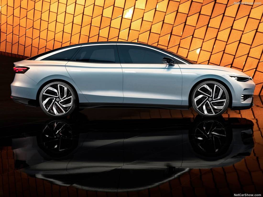 Volkswagen-ID.Aero_Concept-2022-1024-03.jpg