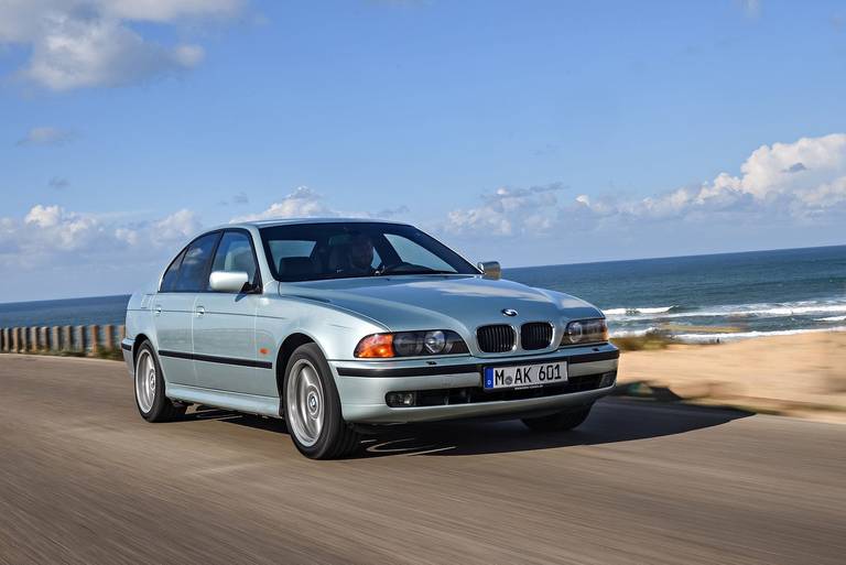 BMW-5er-E39-Hero