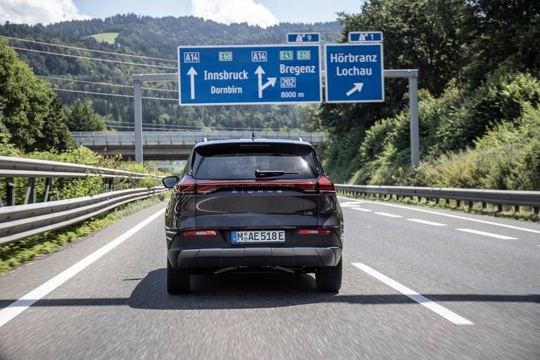 Aiways U5 Roadtrip Elektroauto AL Heck Autobahn Total