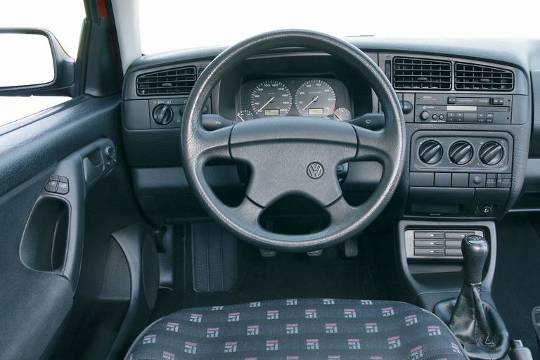 VW-Golf-III-Interieur
