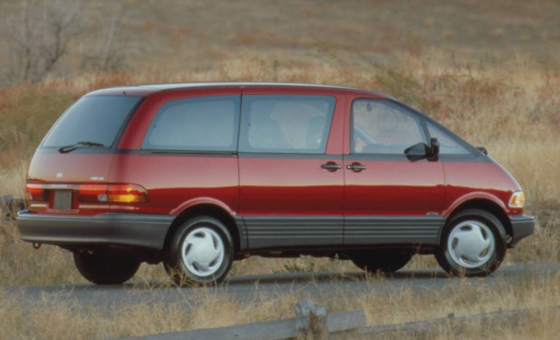 4j5ZaLloJX46HLbq4rA6GG-490c6dddd8f5b78cbeae71d2eb68bf44-toyota-previa-back-1100