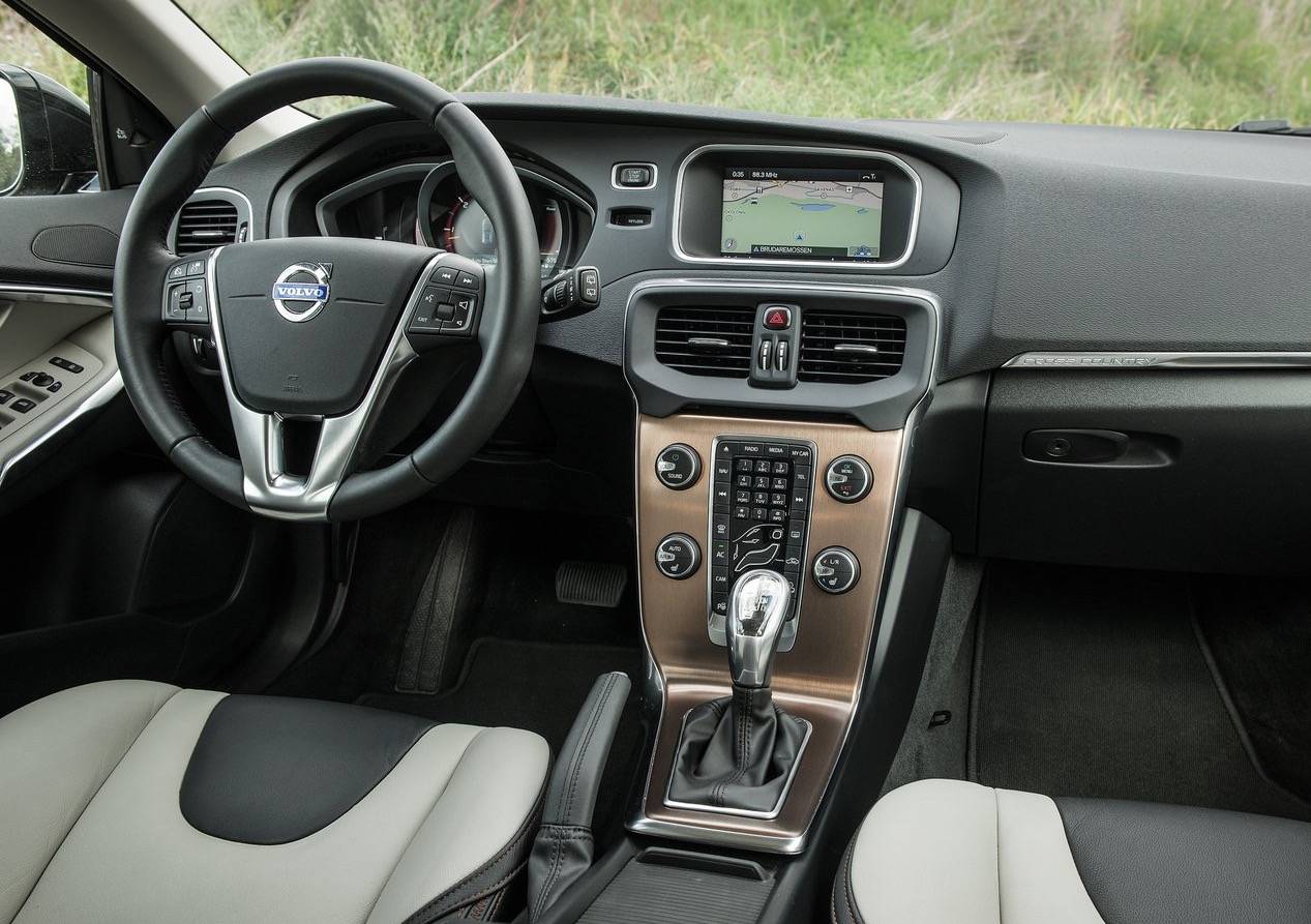 volvo-v40-cross-country-interior