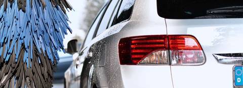 Gummidichtungen am Auto pflegen - Tipps für Sommer und Winter