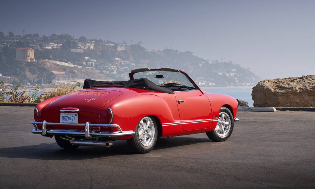 volkswagen-karmann-ghia-back