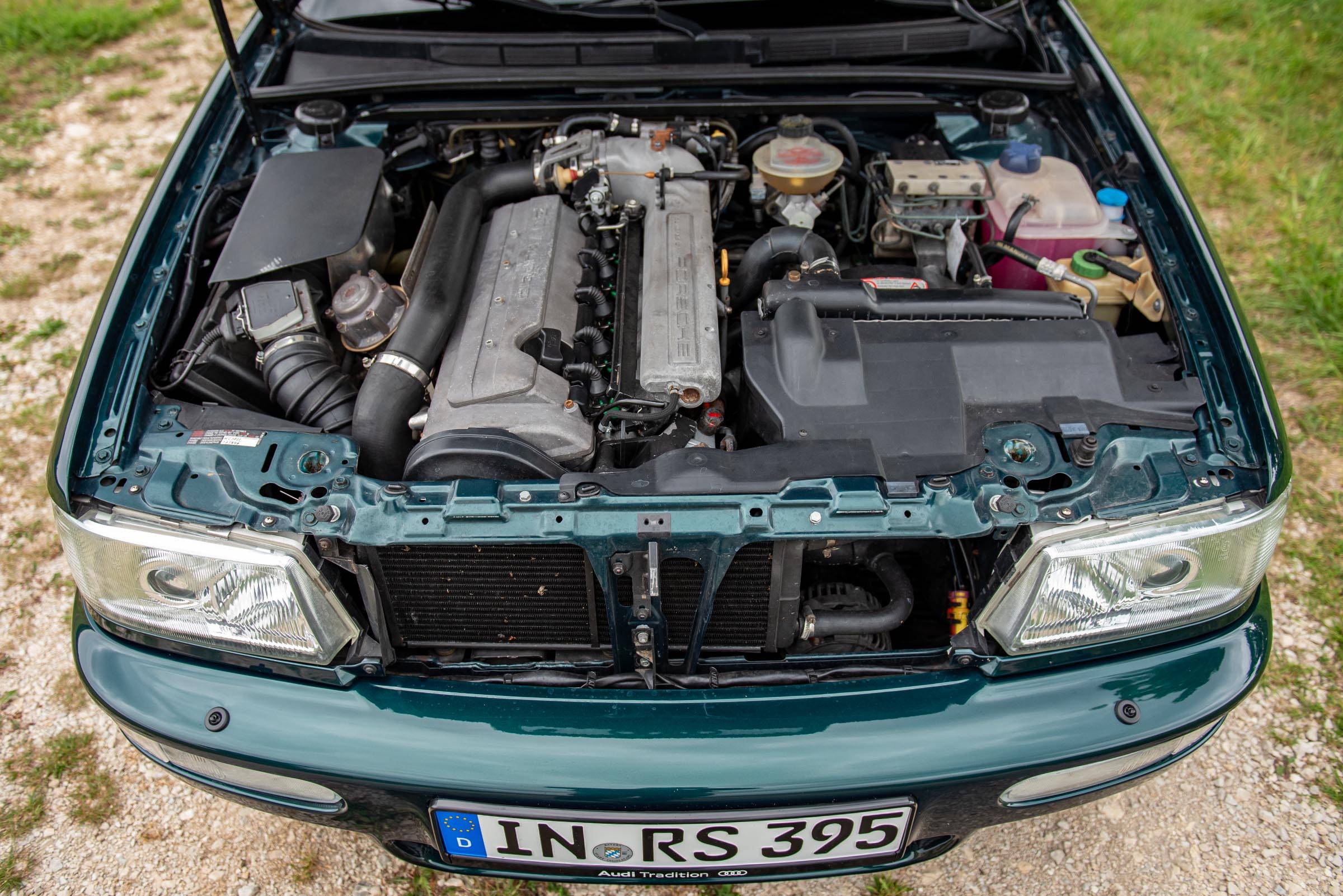 Audi RS2 - Motorraum