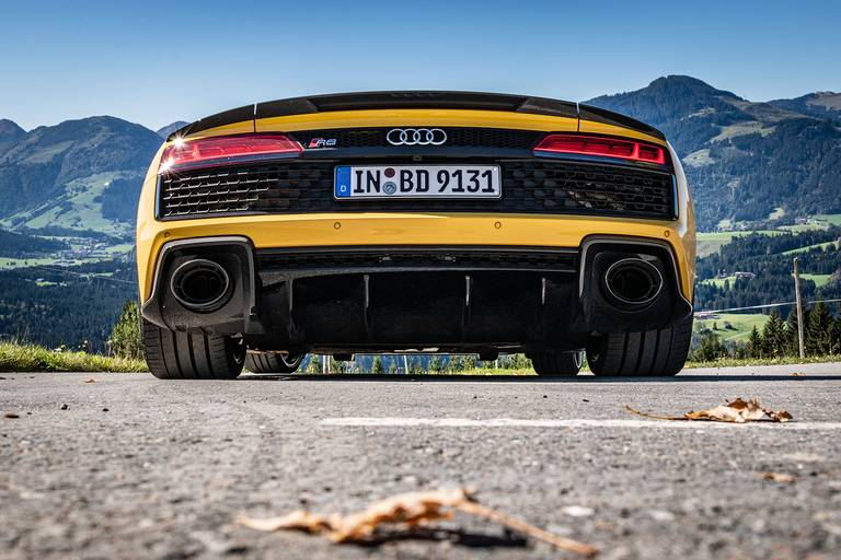 Audi-R8-Front-Rear