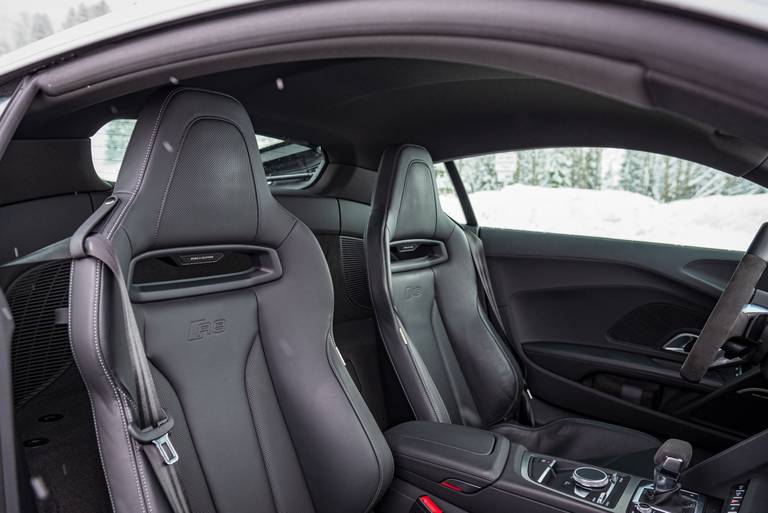 Audi-R8-RWD-2021-Seats