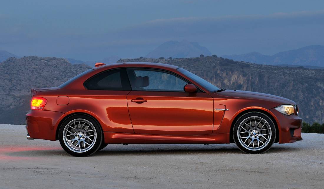 5btmZZnGd3S3aVC3NVw1d9-28ef40580cbbf59451d27dbb12bfc33e-bmw-e82-side-1100