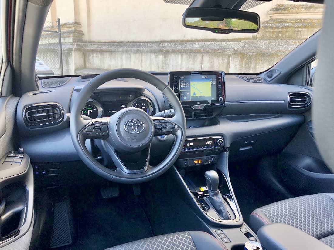 Toyota Yaris Hybrid 2020 Int Cockpit