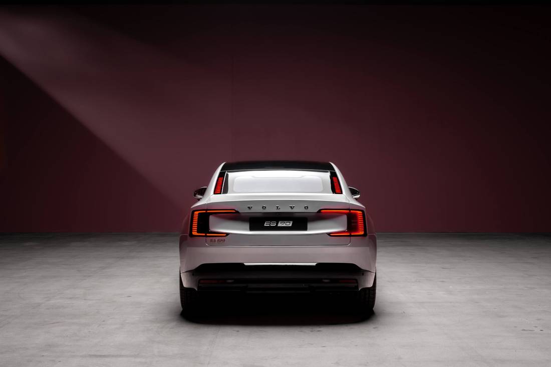Volvo-ES90-Exterior (5)