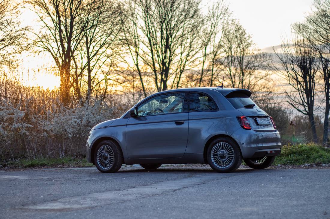 fiat-500e-side