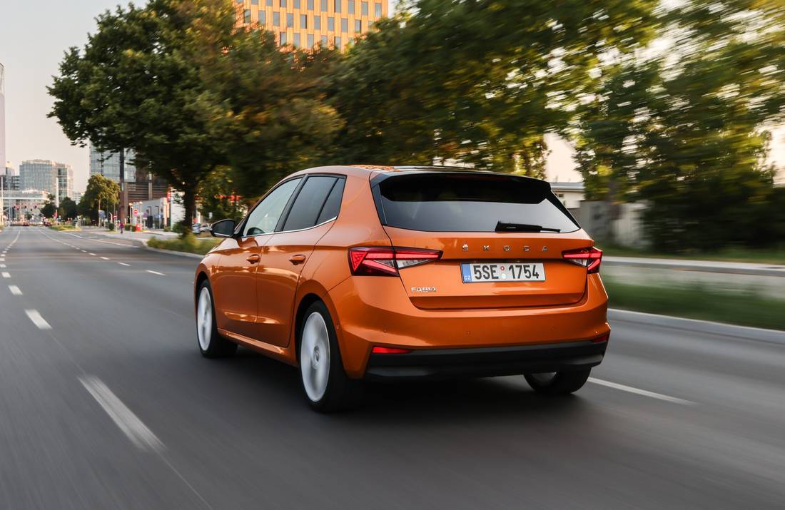 s2F24b01ZDLCek6ubmiOC-ae16948b09844346bd7244ddb56c75c6-skoda-fabia-family-back-1100