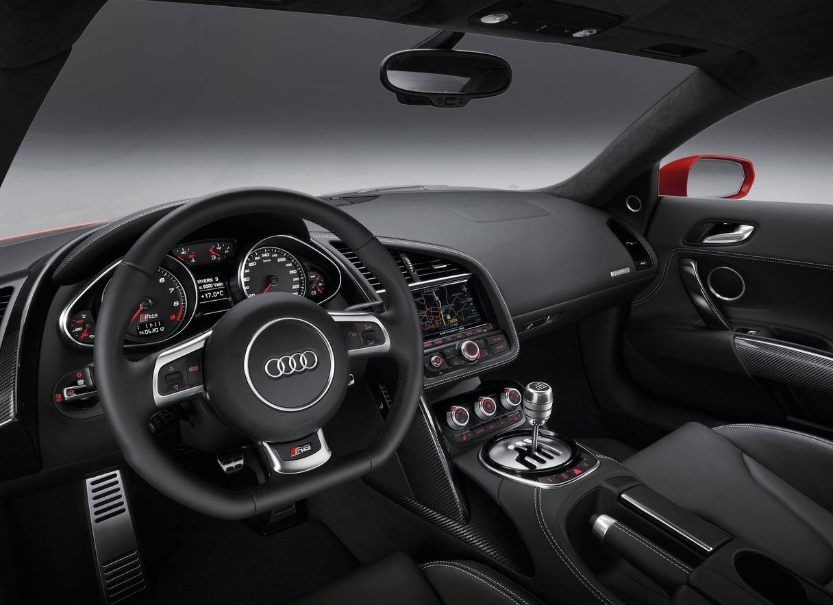 audi-r8-interior