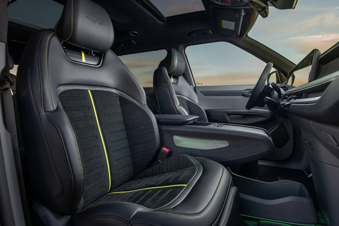 kia-ev9-gt-2025-sportsitze
