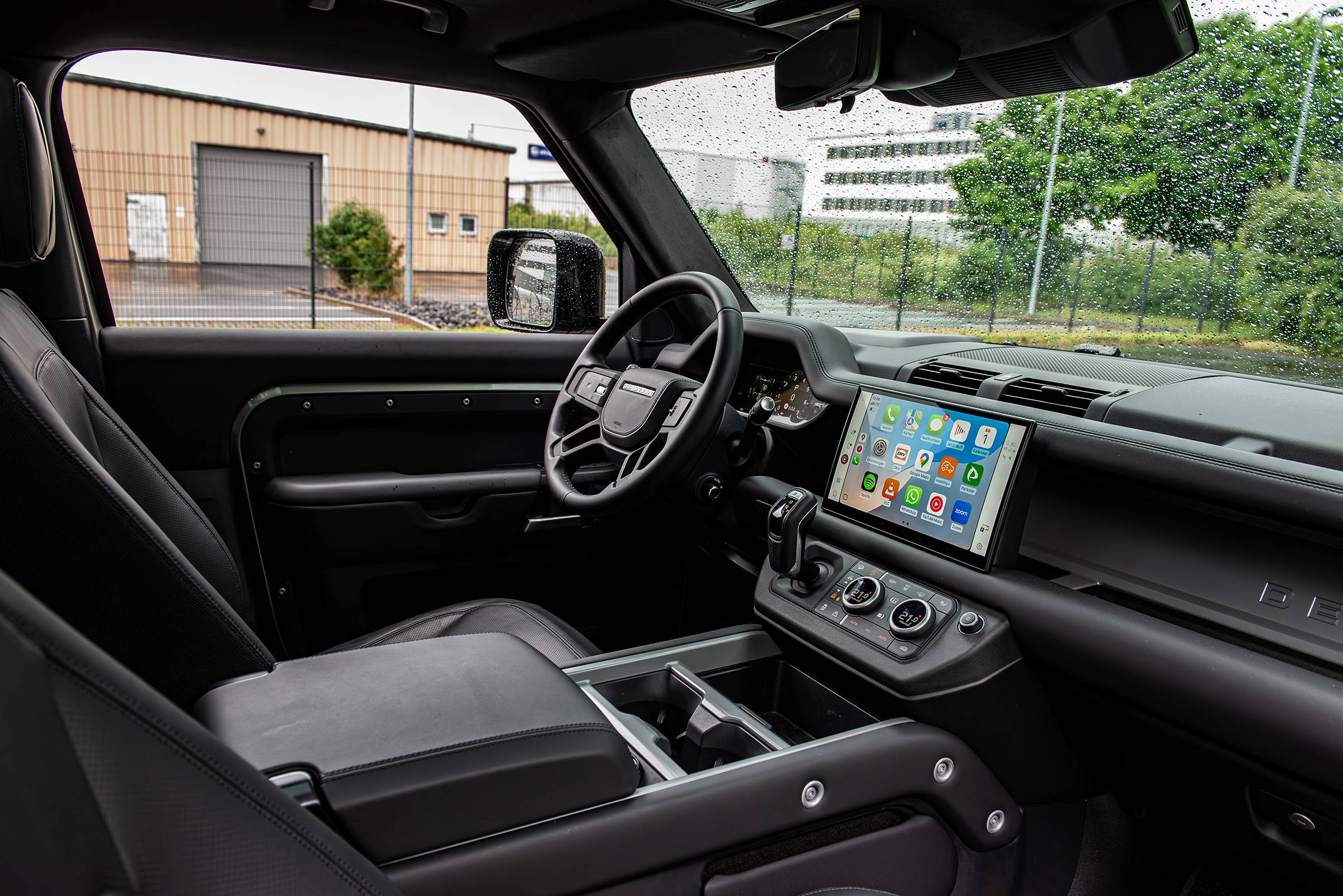 Land Rover Defender P425 V8 - Cockpit
