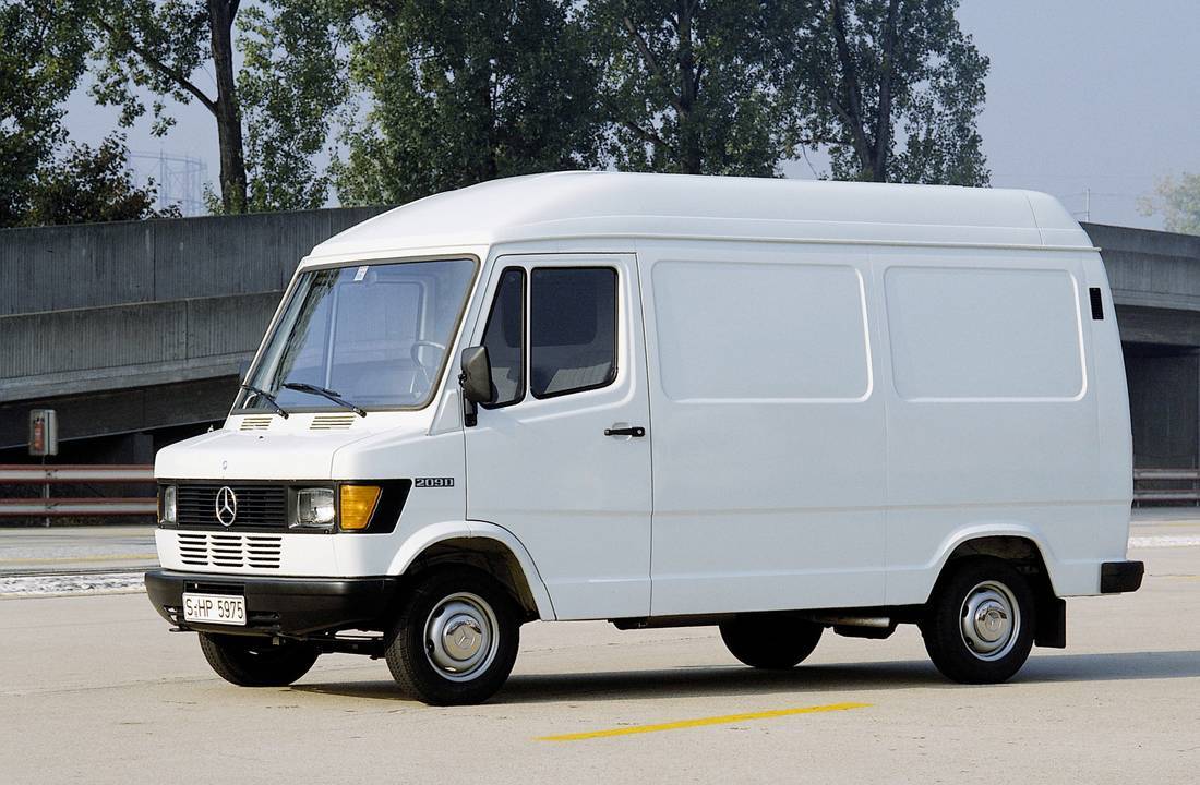 5kFvUF0LzBtHQIYHNwsDI1-d59bcc97e9ee5f97e0882c88fffb717a-mercedes-benz-t1-side-1100