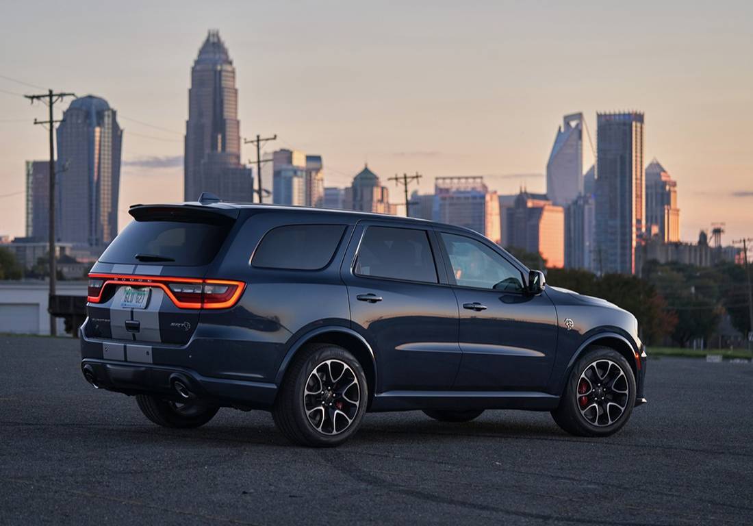 dodge-durango-srt-side